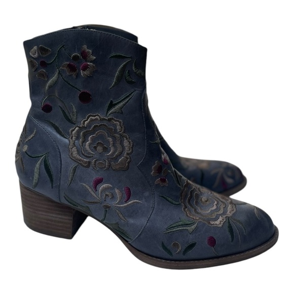 Sofft Blue Floral Embroidered Ankle Boots - Picture 1 of 8
